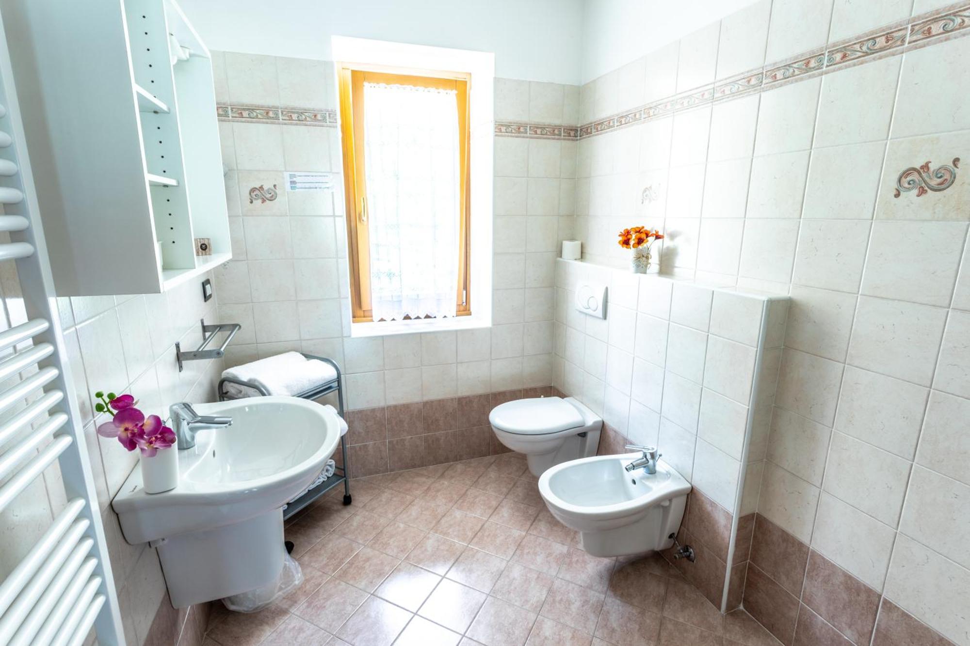 Le Terrazze Sul Lago - Ledro House Pieve Di Ledro Szoba fotó